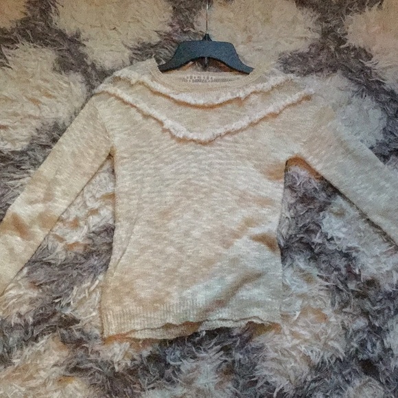 Cute White Sweater - Picture 2 of 3